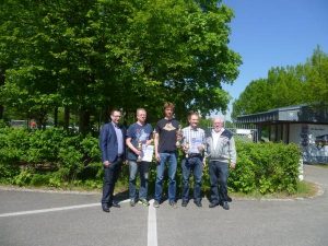 Sebastian Finsterwalder (Mitte) ist Oberbayerischer Meister 2016