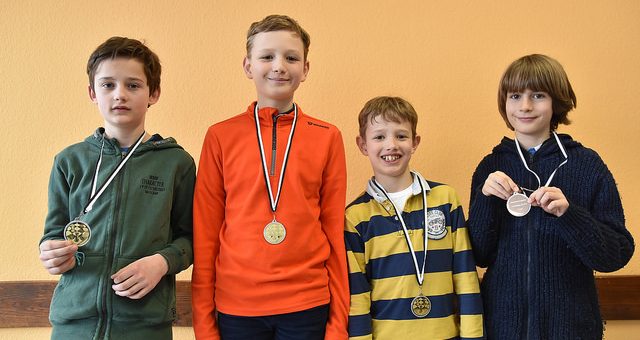U12 Siegerehrung: Lucian Enno, Phlipp und Leonard (von links)